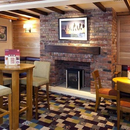 Premier Inn Гластонбери Экстерьер фото