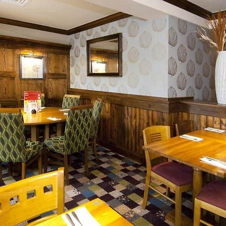 Premier Inn Гластонбери Экстерьер фото