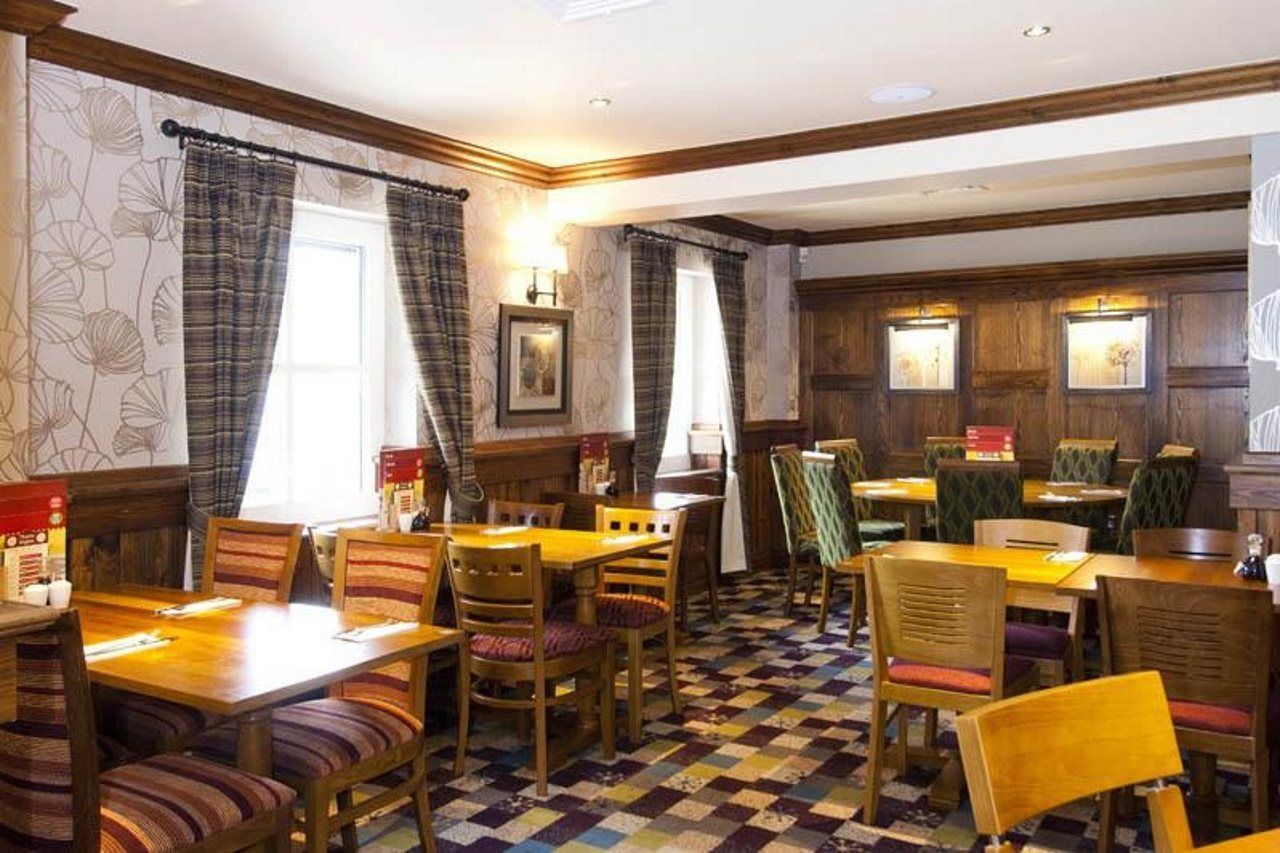 Premier Inn Гластонбери Экстерьер фото