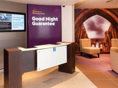Premier Inn Гластонбери Экстерьер фото