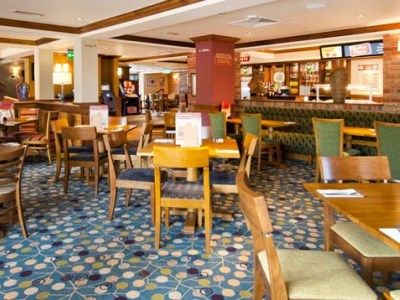 Premier Inn Гластонбери Экстерьер фото